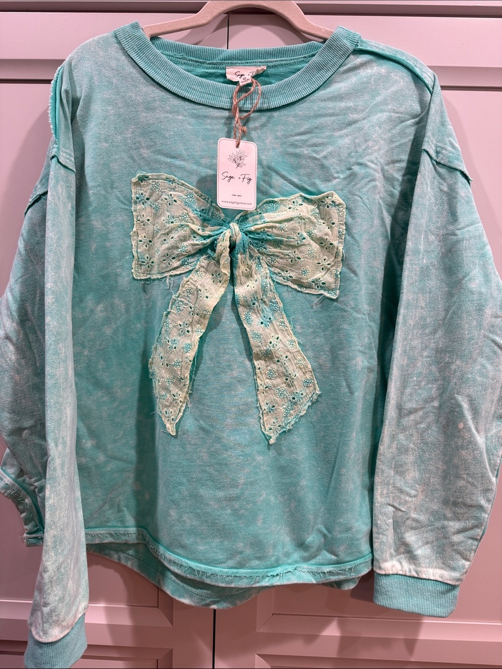 NWT Sage + Fig Whimsy Bow Sweatshirt in Mint Mineral Wash - Size S pit to pit 26
